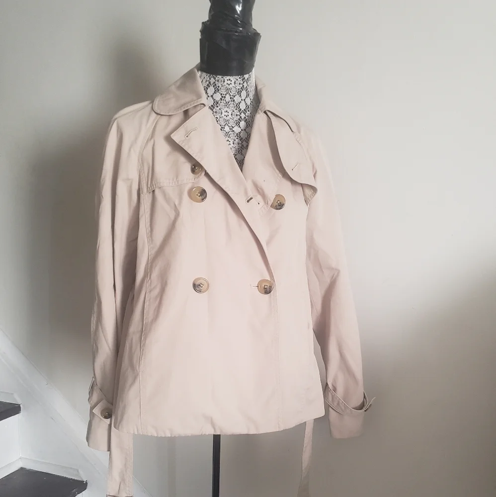 Aritzia Babaton Trench Coat - Picture 8 of 11